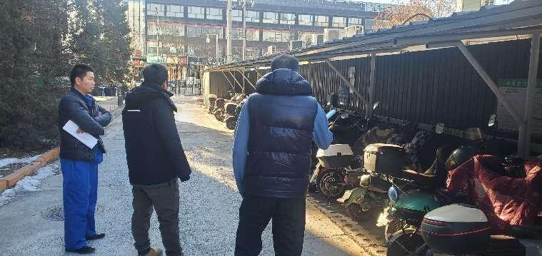 1705993935423914.png 5637653.png